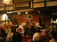 ¼BAND